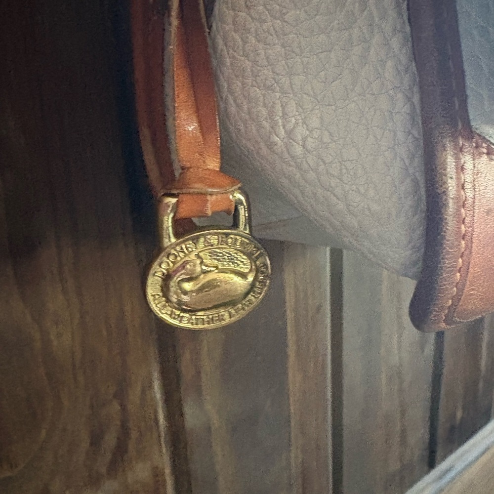 Vintage Dooney & Bourke Cream and Brown Pebbled Leather Small Crossbody - Picture 4 of 13